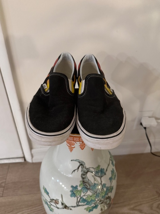 Vans Classic Slip-On Flame | Black / Red Yellow | Size 9